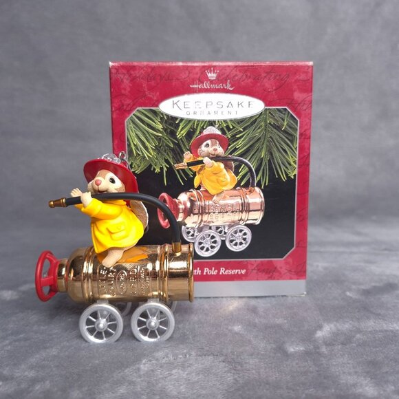 Vintage Hallmark Keepsake Ornament Firefighter Mouse On Fire Truck 1998 - Picture 1 of 8